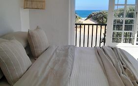 Ohana House - Unbeatable Location - Sea Views